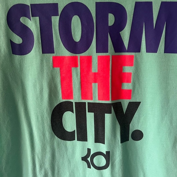 🛍️Nike Teal "Storm The City" KD Graphic Tee Size Small - Picture 2 of 6